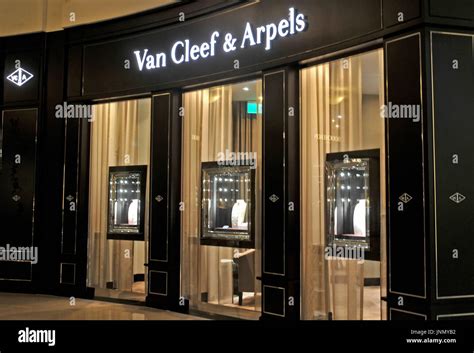 van cleef and arpels 101.